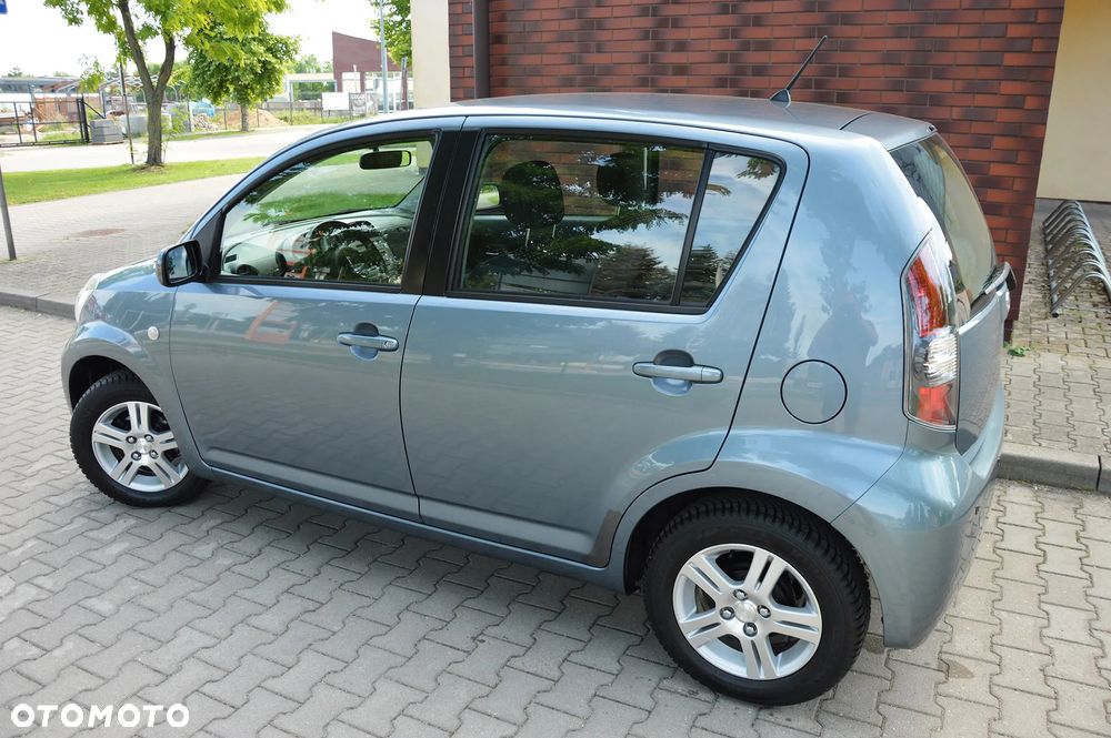 Daihatsu Sirion - 7