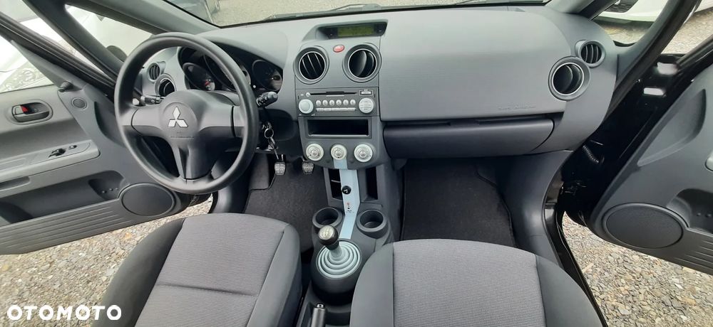 Mitsubishi Colt - 37