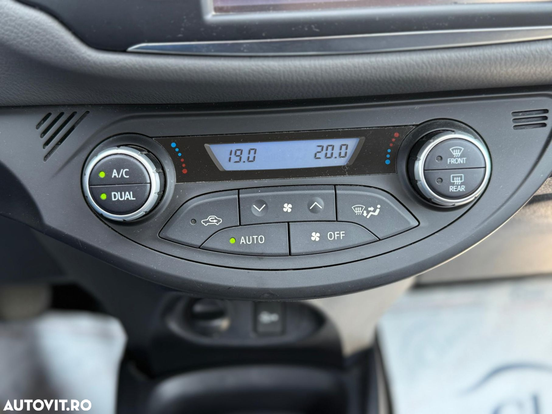 Toyota Yaris - 16