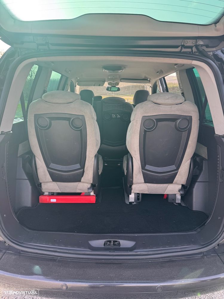 Peugeot 807 2.2 HDi Navteq - 17