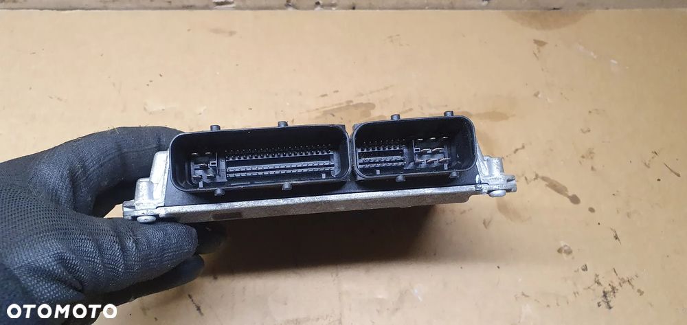 Sterownik komputer silnika VW FOX 1.2 03D906033H - 2