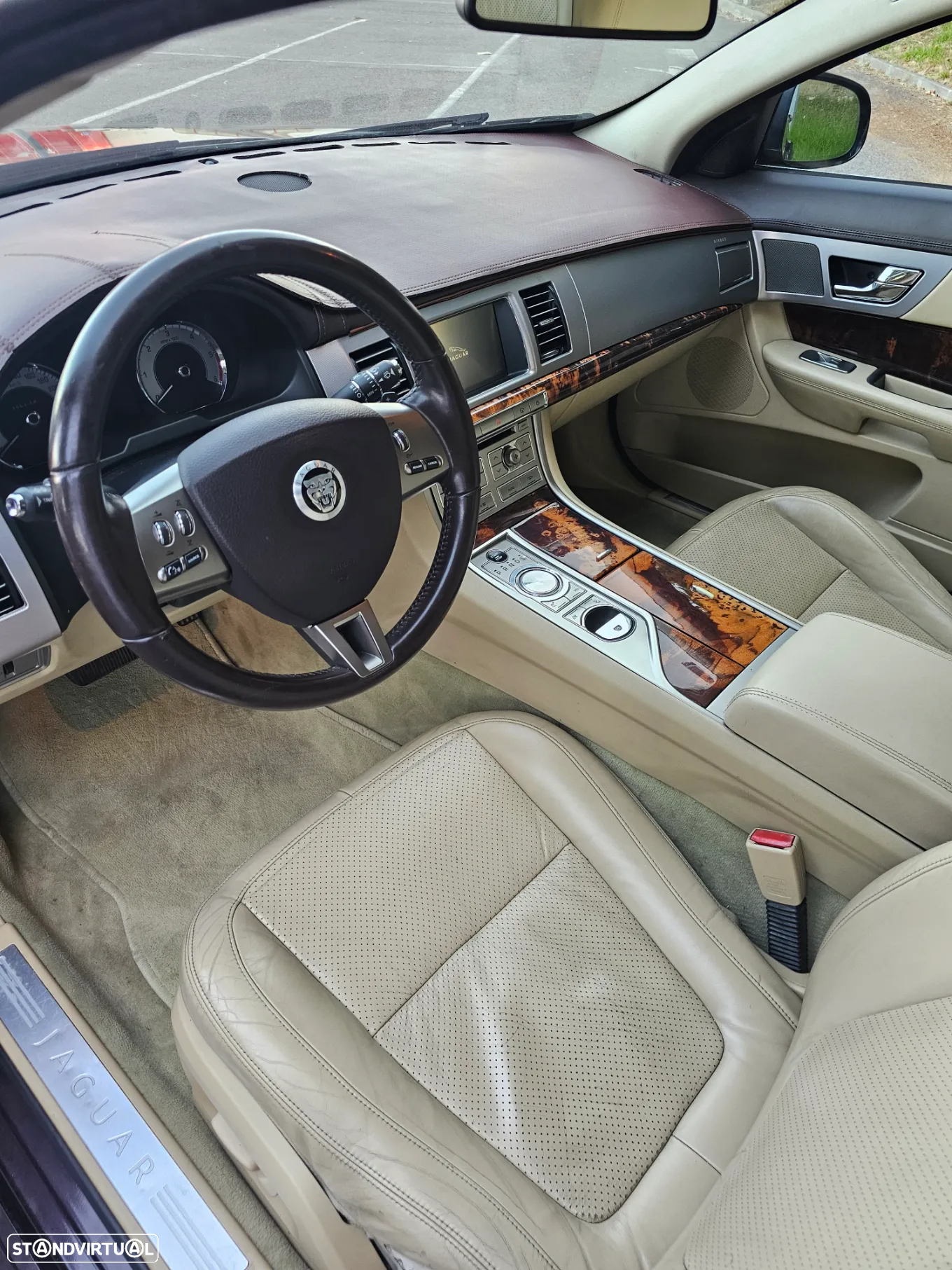 Jaguar XF 3.0 D V6 Premium Luxury - 6