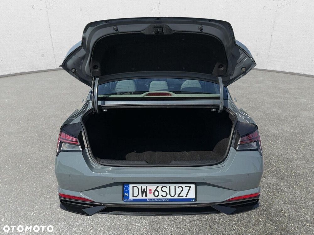 Hyundai Elantra 1.6 Smart - 24