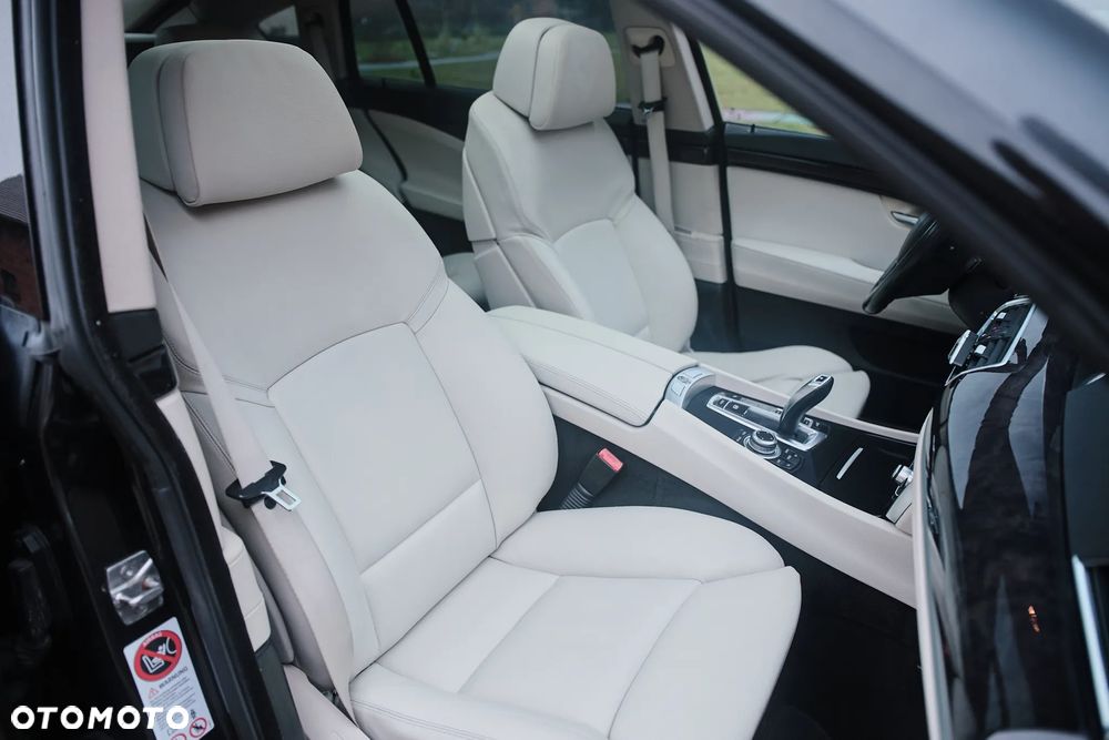 BMW 5GT 535i - 12
