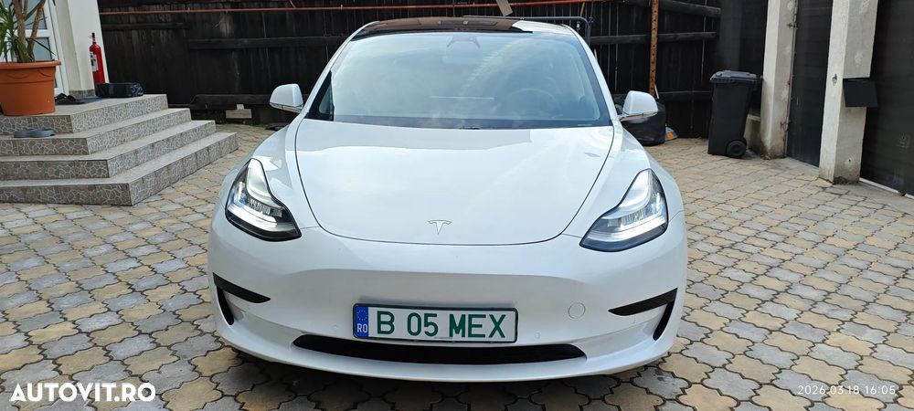 Tesla Model 3 - 5