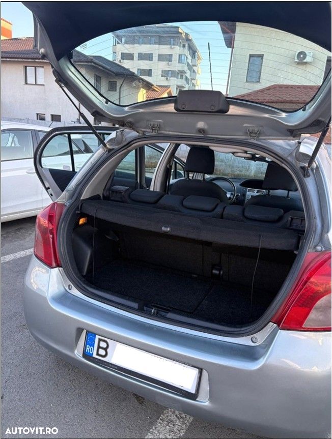 Toyota Yaris 1.3 Sol - 9