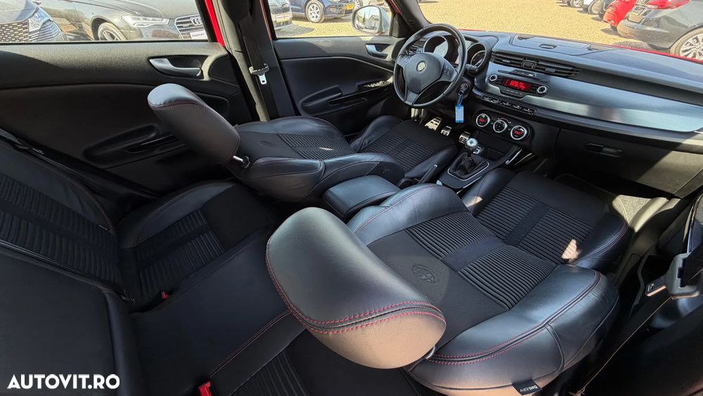 Alfa Romeo Giulietta 2.0 JTDM 16V Veloce - 13