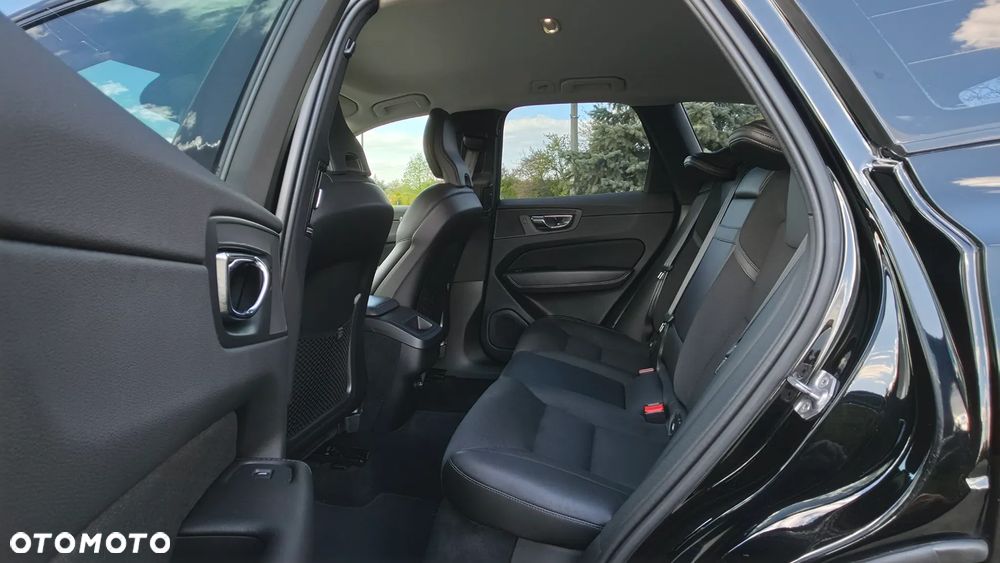 Volvo XC 60 D4 AWD Geartronic Momentum - 35