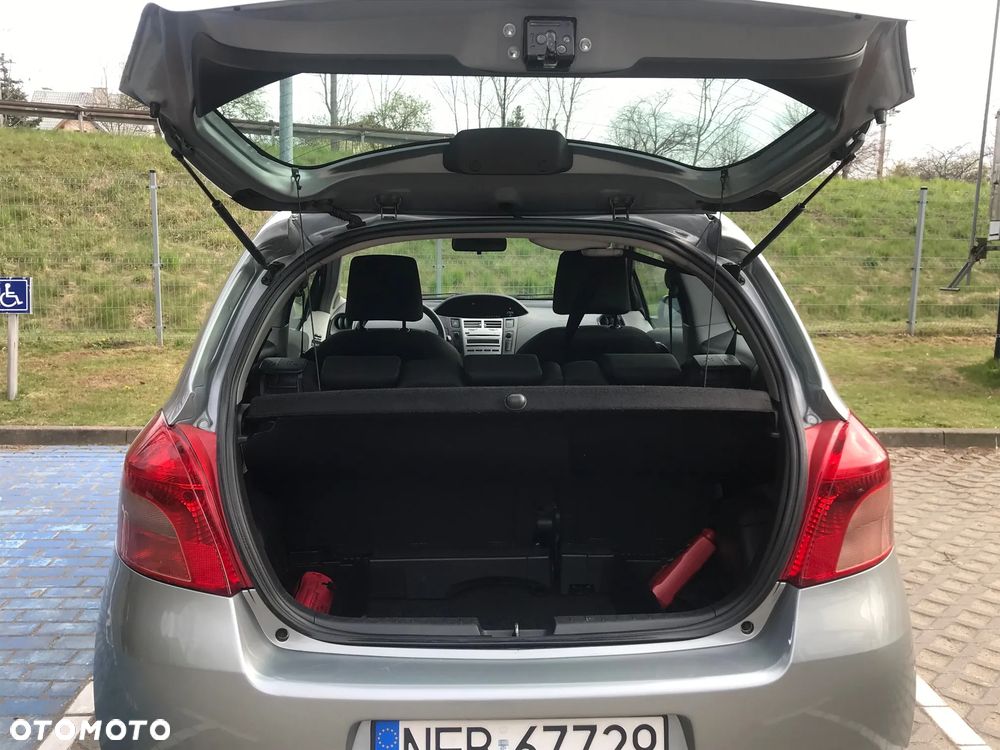 Toyota Yaris 1.0 Terra A/C - 13