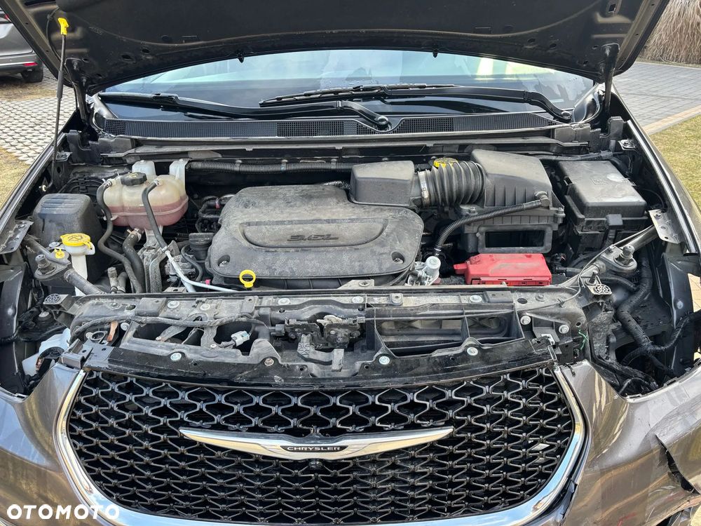 Chrysler Pacifica - 8
