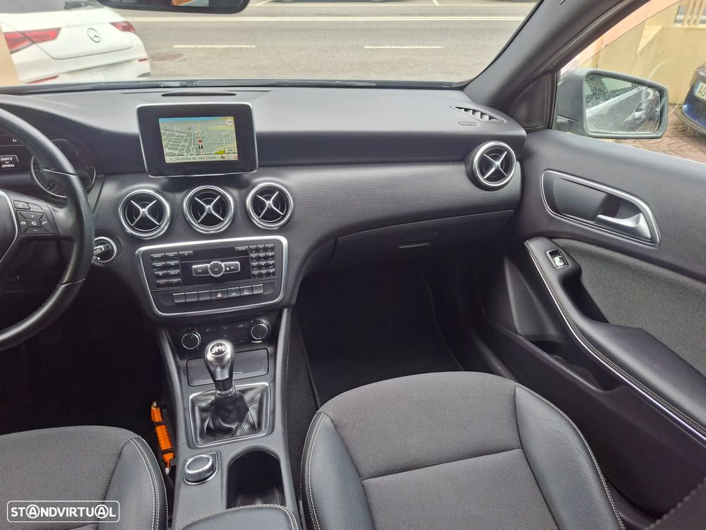 Mercedes-Benz A 180 - 30