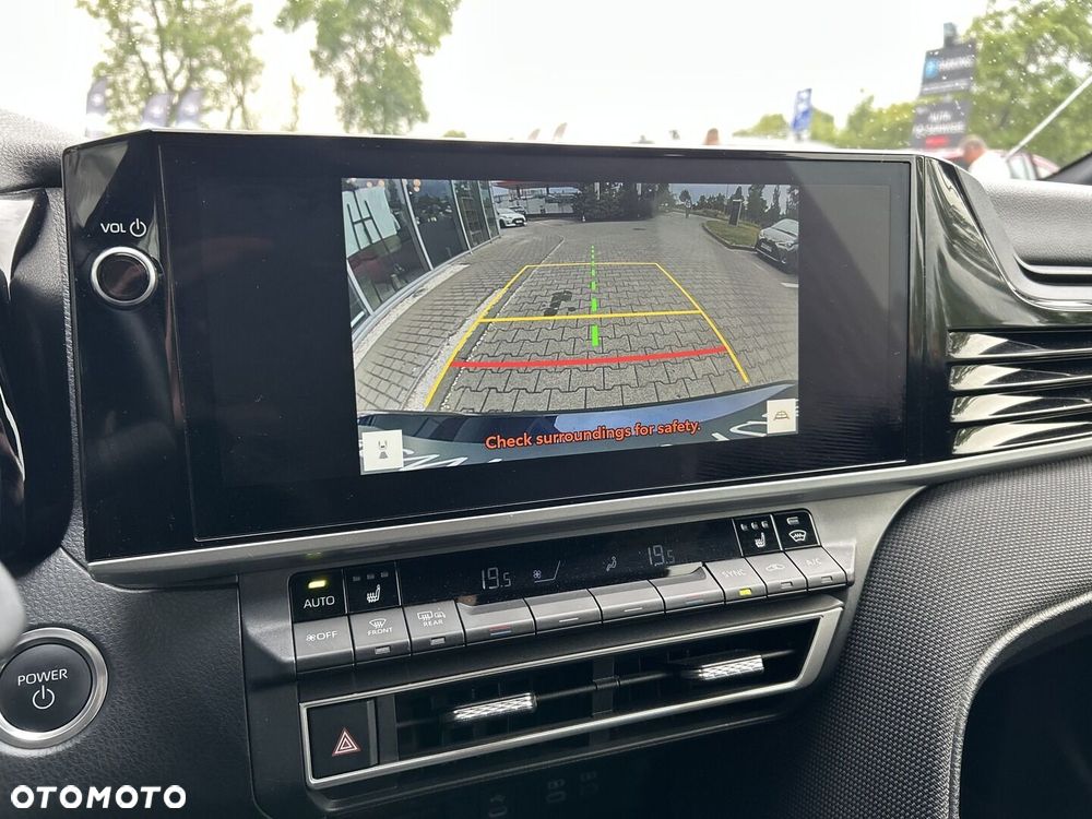 Toyota Camry - 18