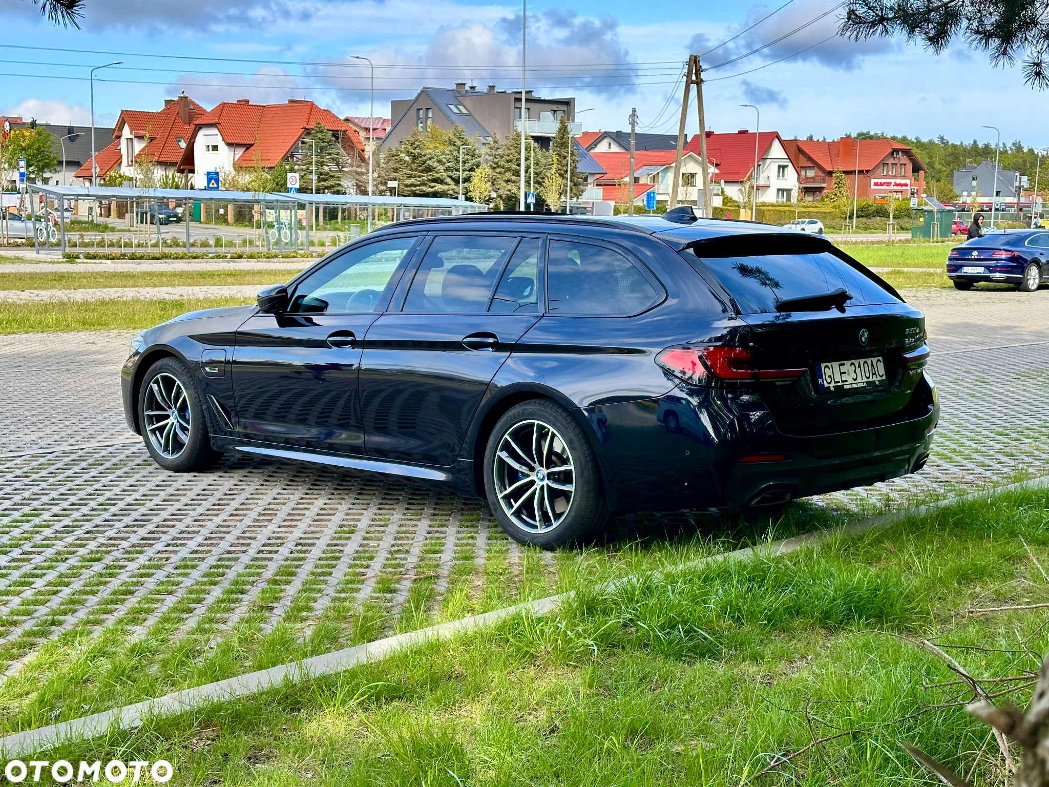BMW Seria 5 530e Touring - 33