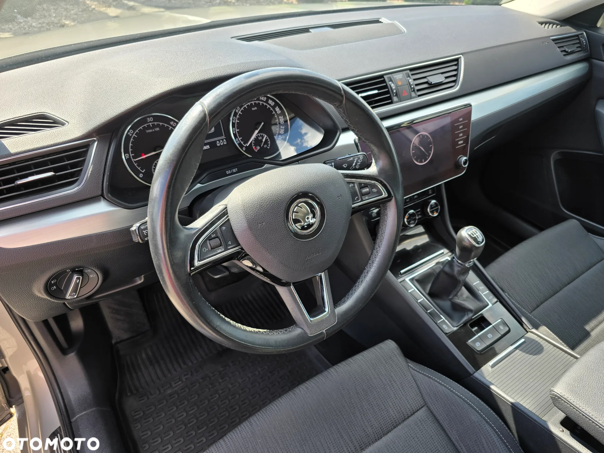 Skoda Superb 2.0 TDI Ambition - 15