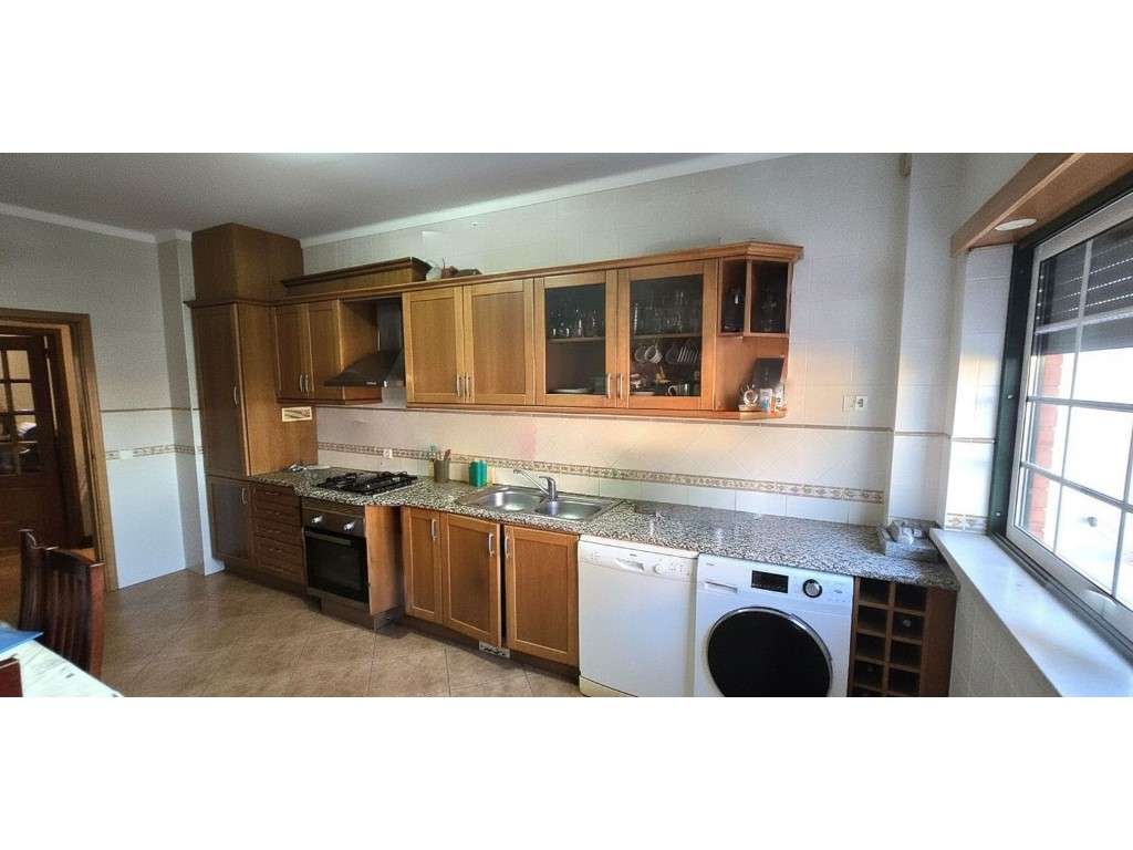 APARTAMENTO -T2 (c/ rendimento) - Grande imagem: 2/21