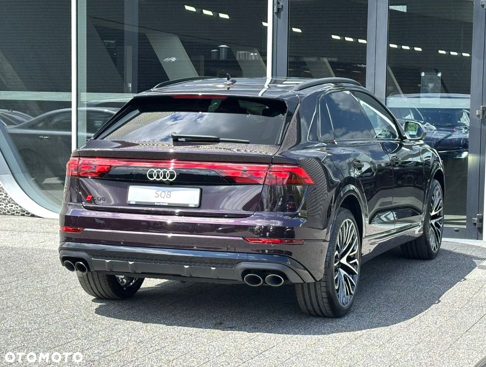 Audi SQ8 - 8