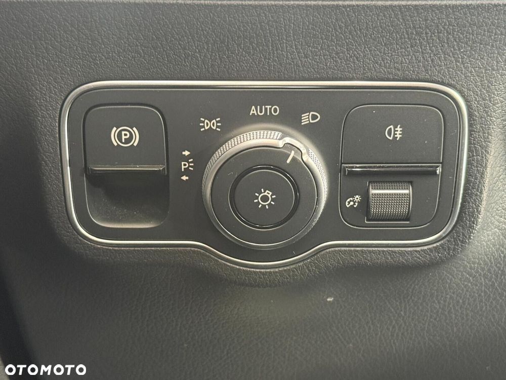 Mercedes-Benz EQA 300 66.5kWh 4-Matic Progressive - 28