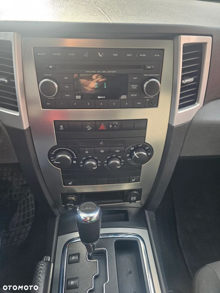 Jeep Grand Cherokee - 26