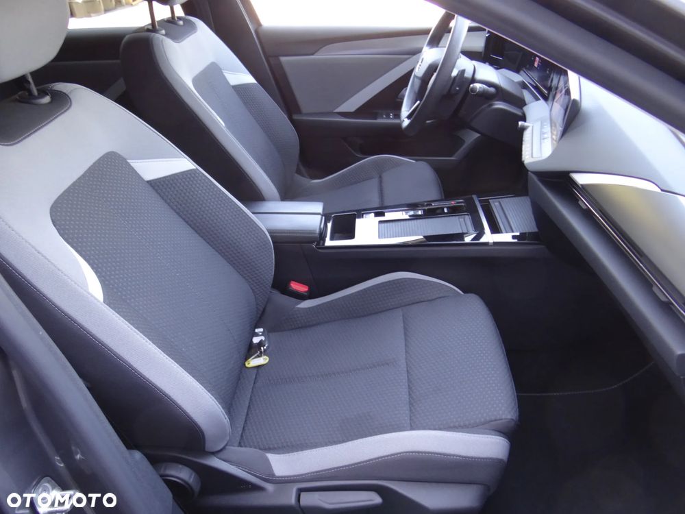 Opel Astra 1.2 T Business Edition S&S - 17