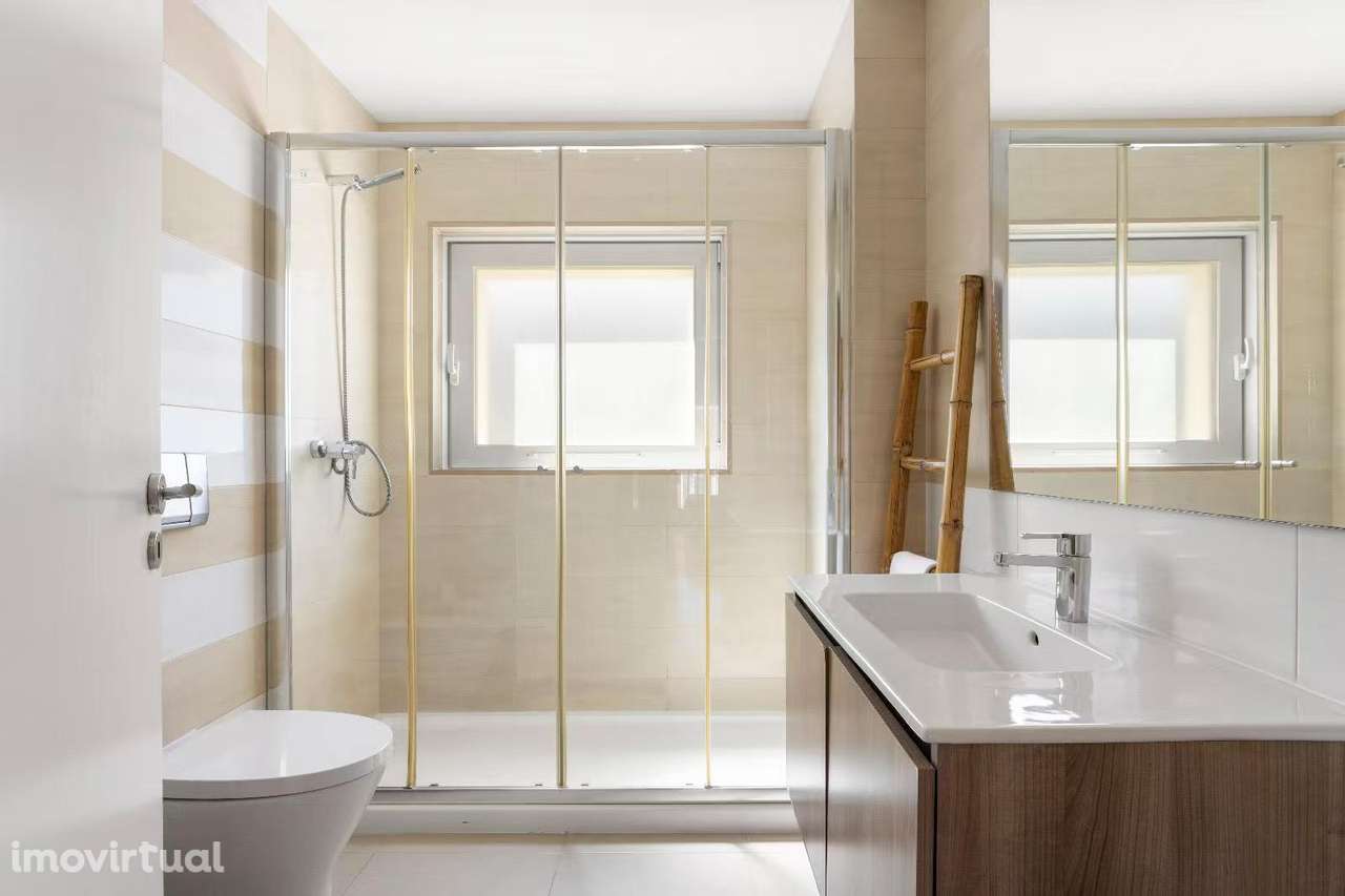 Excelente T3 no Bairro Alto com 2 lugares de estacionamento - Grande imagem: 5/17