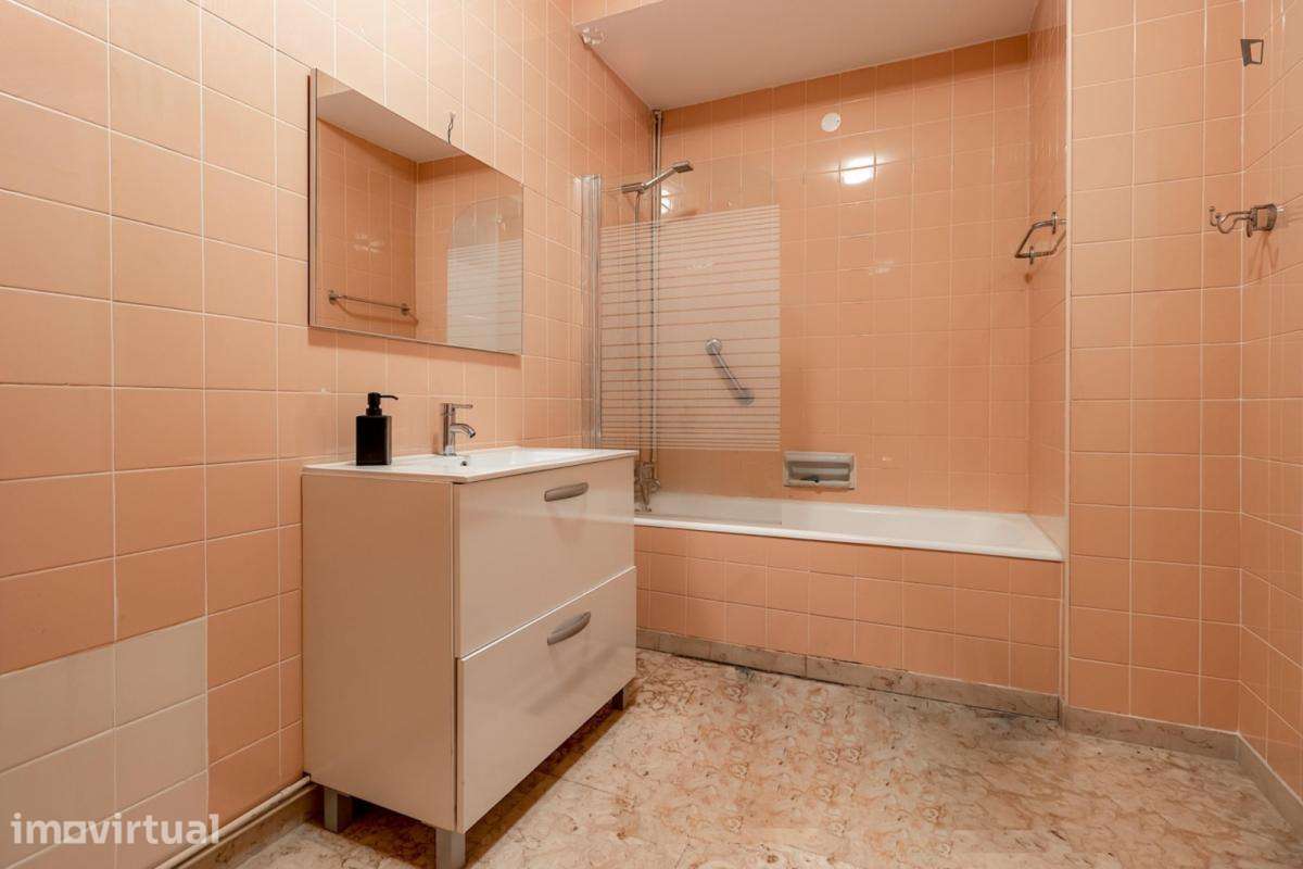 Quarto - localizado em Ramalde Porto - Grande imagem: 5/24