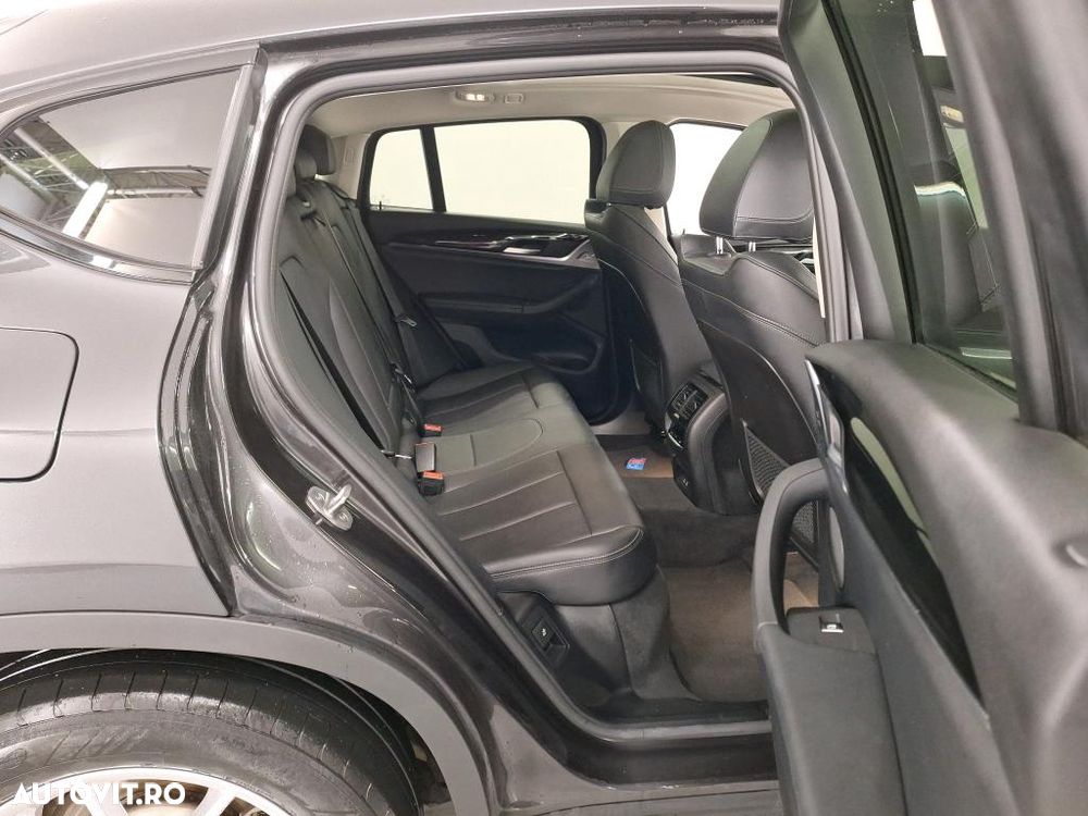 BMW X4 xDrive20i AT xLine - 36