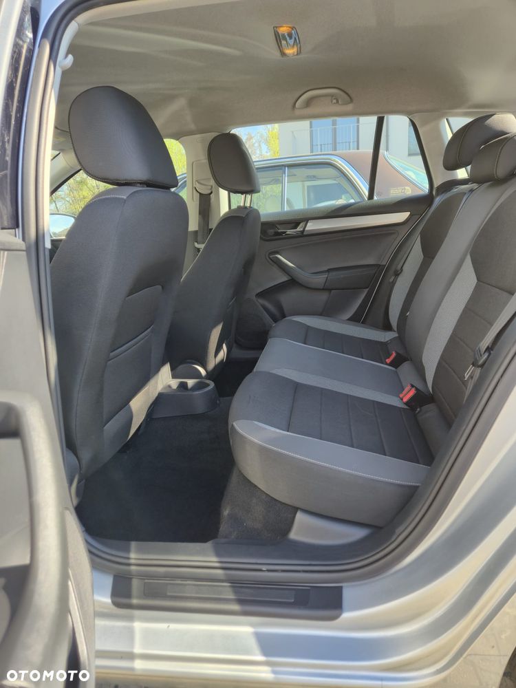 Skoda RAPID Spb 1.0 TSI Ambition - 13