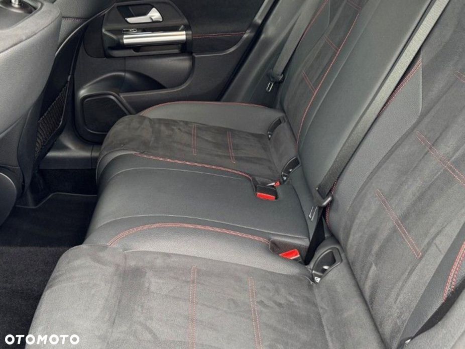 Mercedes-Benz GLA 200 mHEV AMG Line 7G-DCT - 14