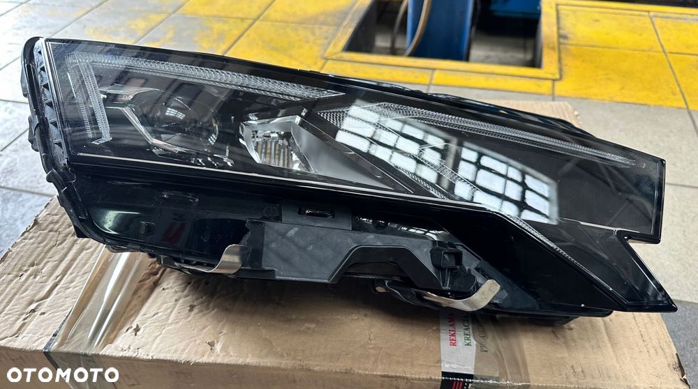 lampa przód przednia prawa full led crystal octavia iv lift eu 5e4941036 - 4