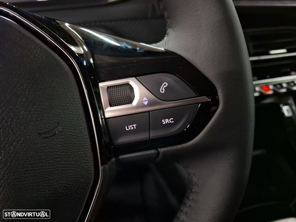 Peugeot 208 1.2 PureTech Allure - 17