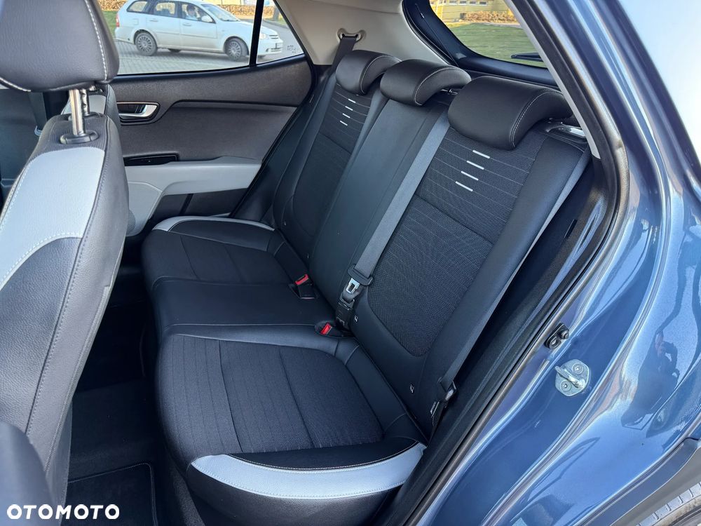 Kia Stonic 1.6 CRDi Platinum Edition - 10