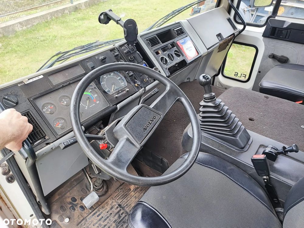 Volvo FL6 - 8