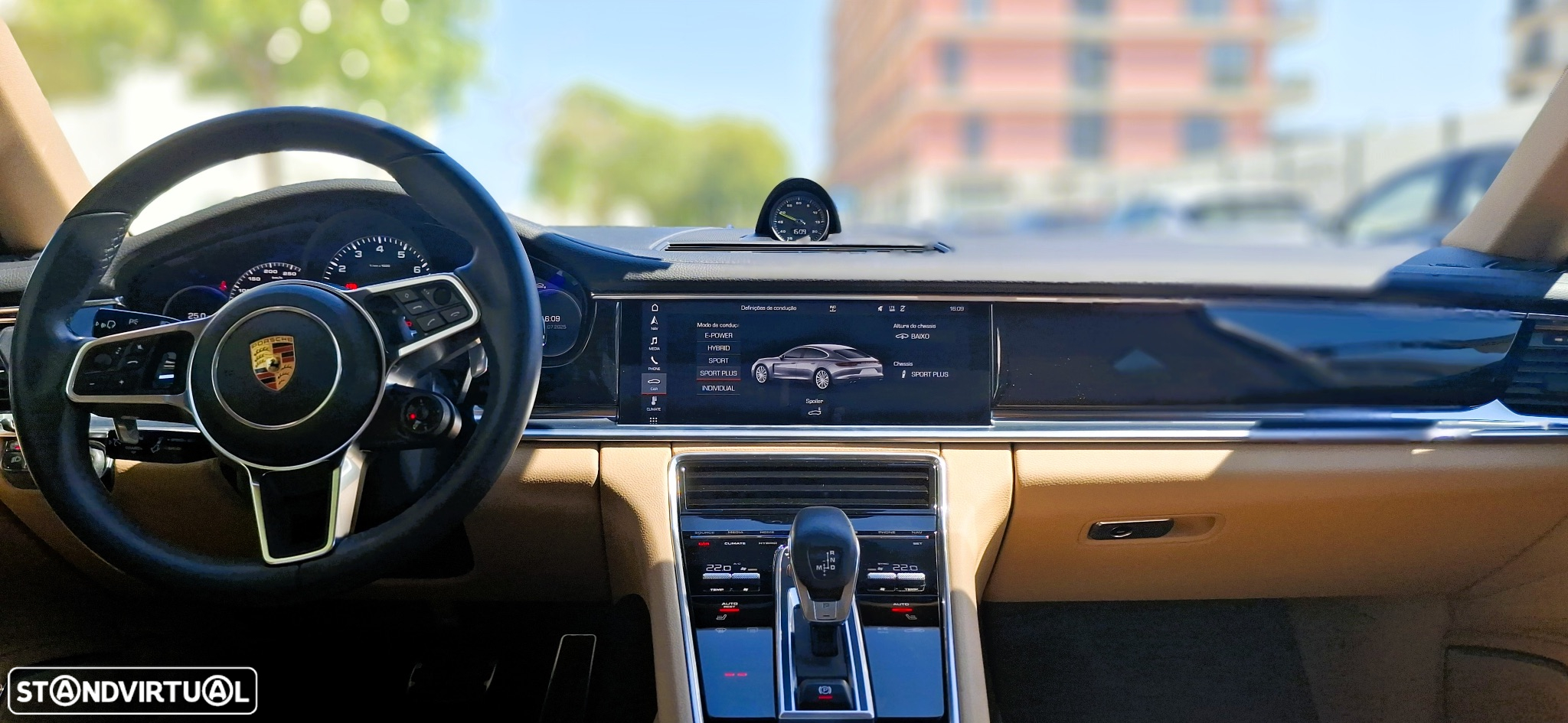 Porsche Panamera 4 E-Hybrid - 3