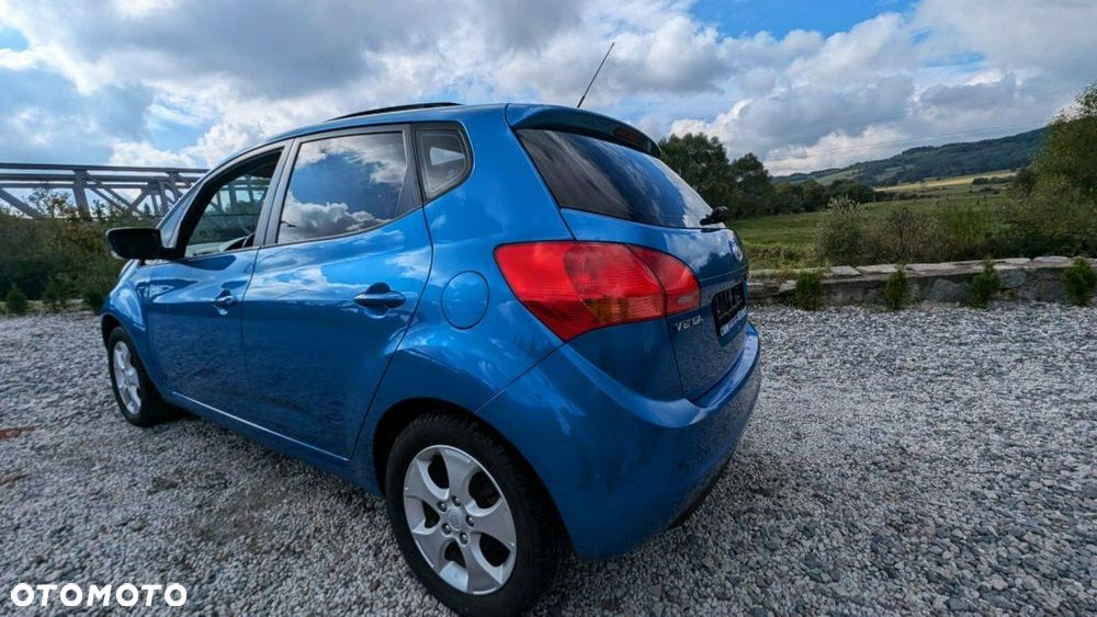 Kia Venga - 13