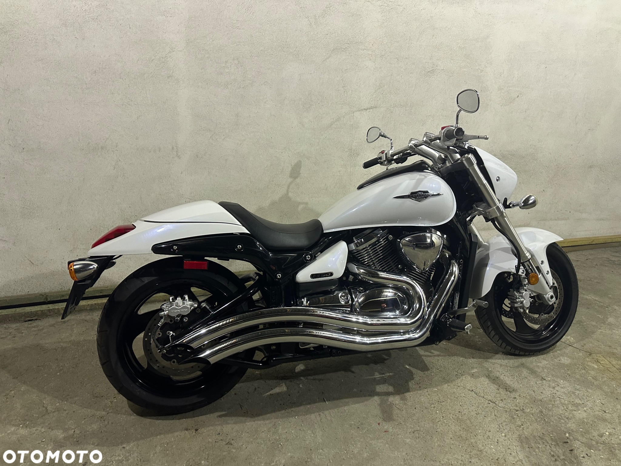 Suzuki Intruder - 4