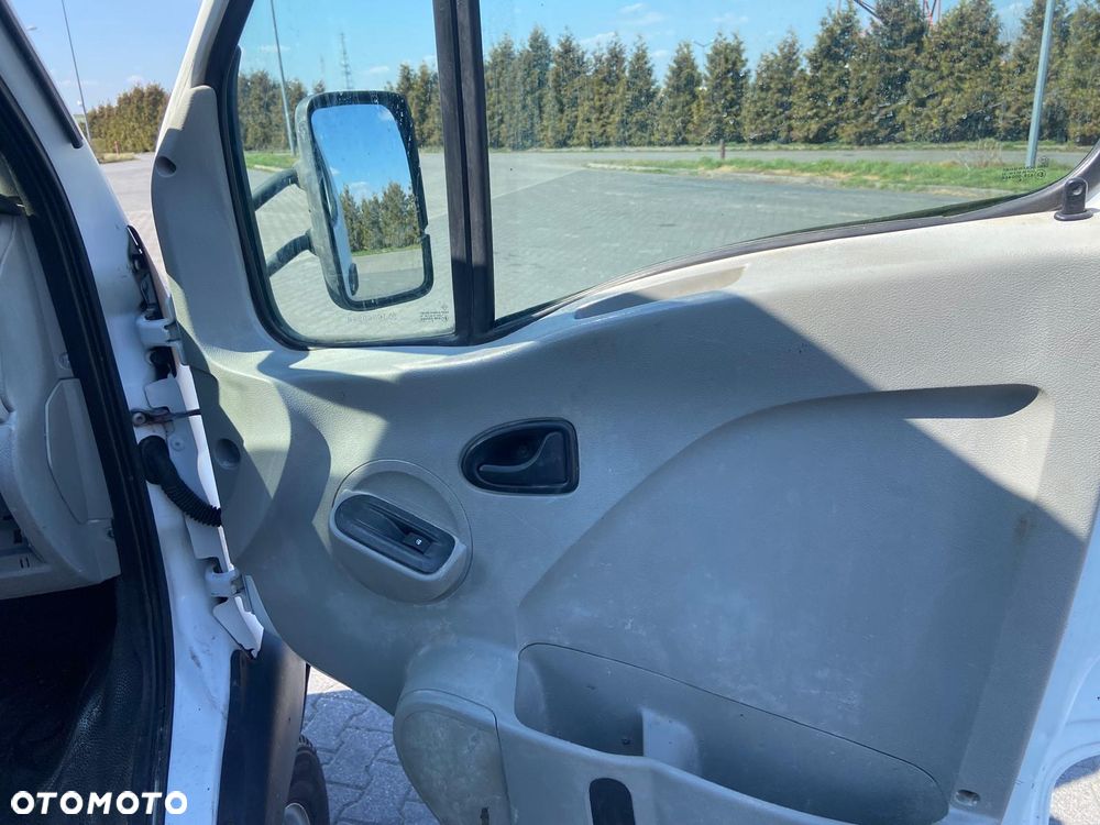 Renault Wywrotka Mascott - 17