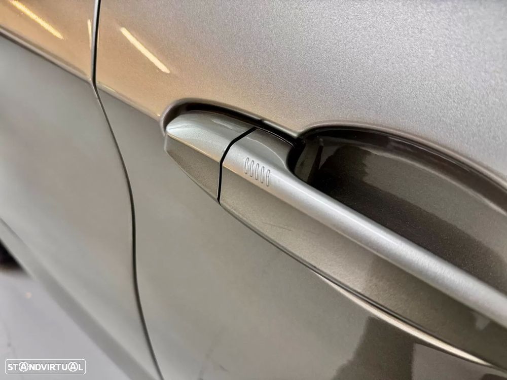 BMW 218 Active Tourer d Line Luxury - 15