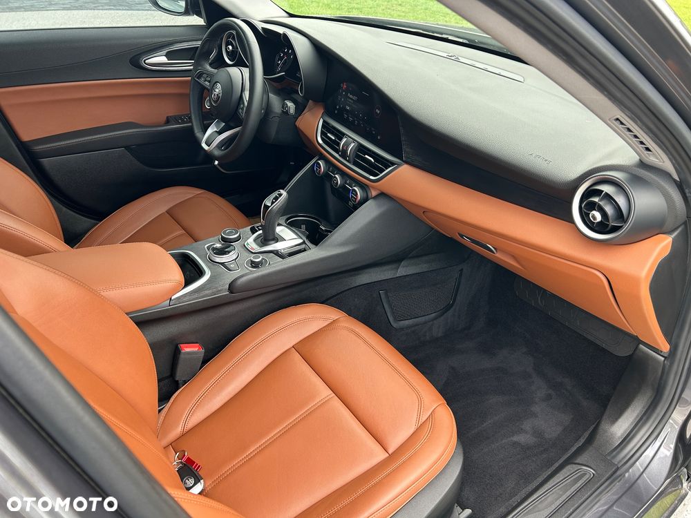 Alfa Romeo Giulia - 12