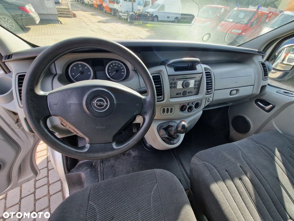 Opel Vivaro - 10
