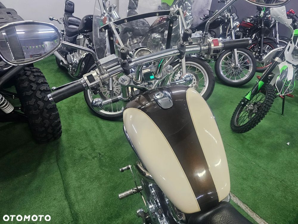 Suzuki Intruder - 7