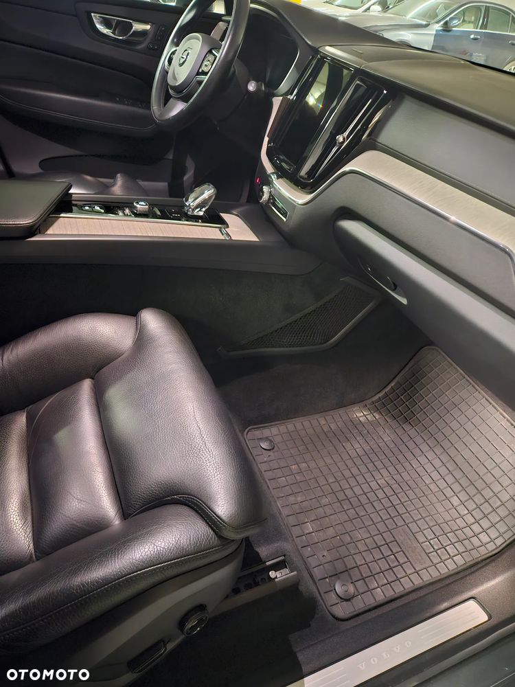 Volvo XC 60 - 24