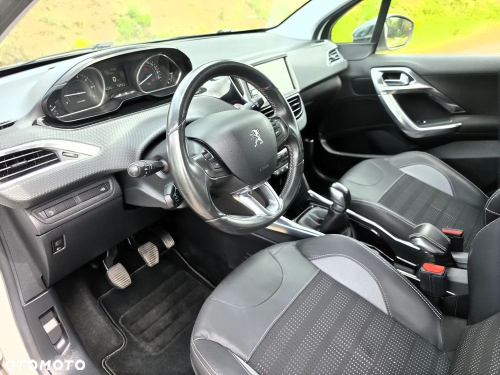 Peugeot 2008 1.6 VTi Allure - 17