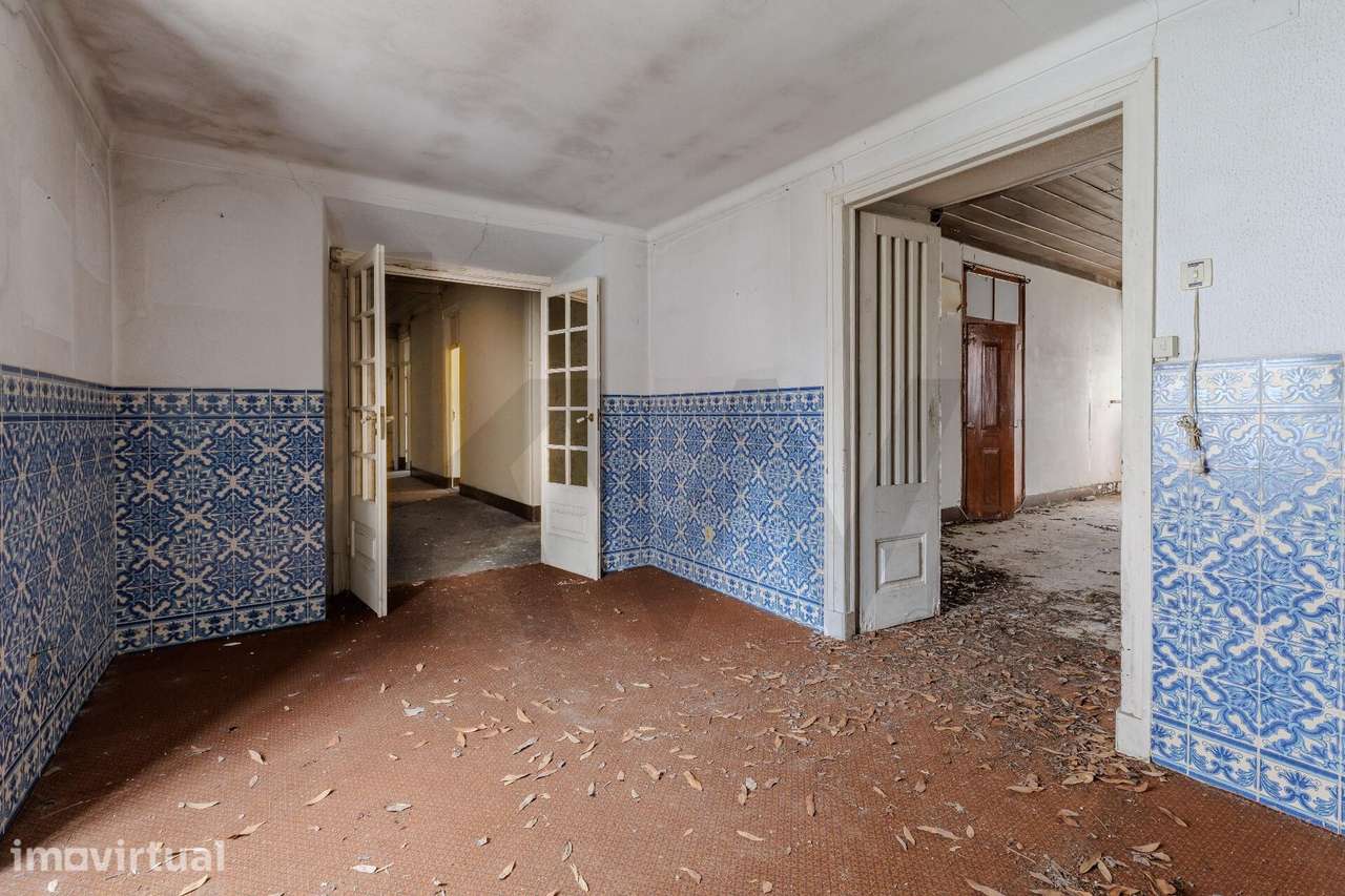 Oportunidade de Investimento em Santarém: Prédio Histórico com 919m2 - Grande imagem: 5/31