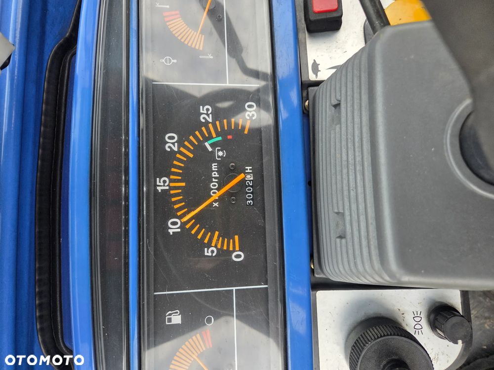 Iseki TH 426O komunalny - 19