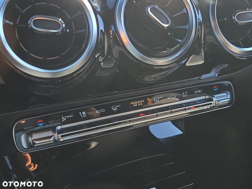 Mercedes-Benz CLA 200 d Progressive 8G-DCT - 21