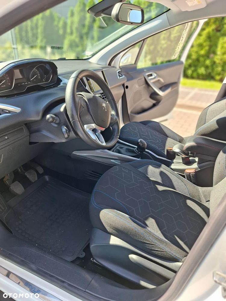 Peugeot 2008 BlueHDi 100 Active - 17