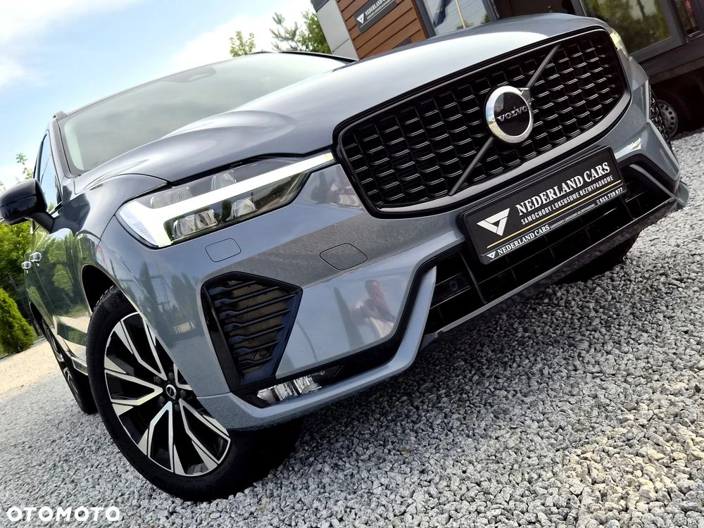 Volvo XC 60 B4 D AWD Plus Dark - 4