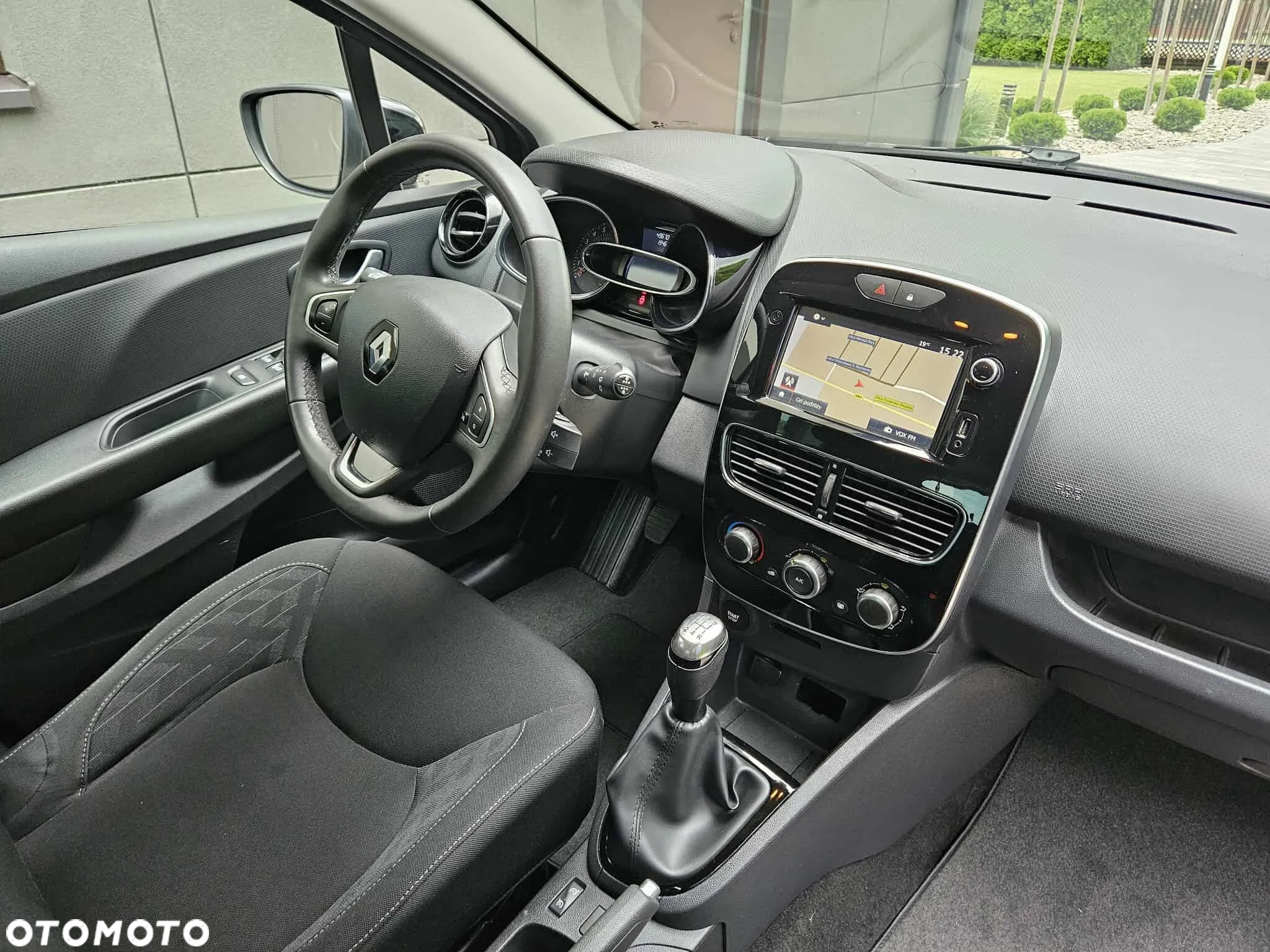 Renault Clio 1.2 16V Limited Plus - 8