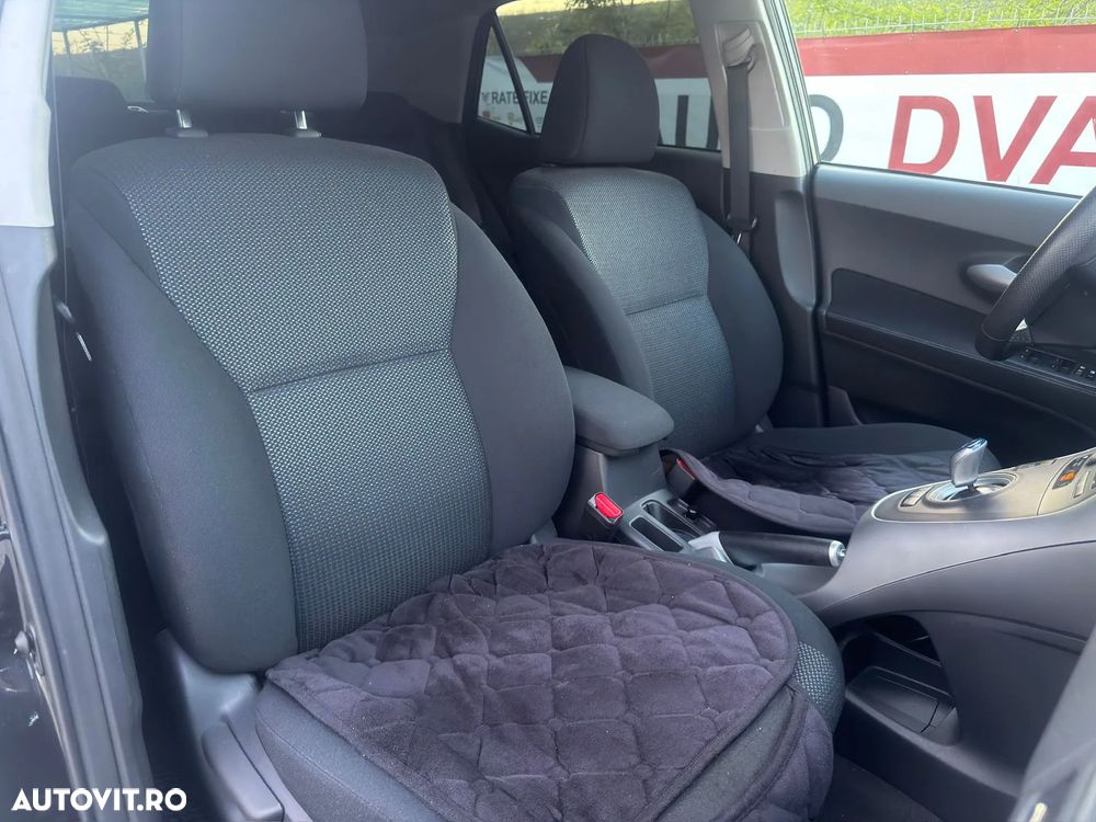 Toyota Auris 1.8 L VVT-i Luna - 17