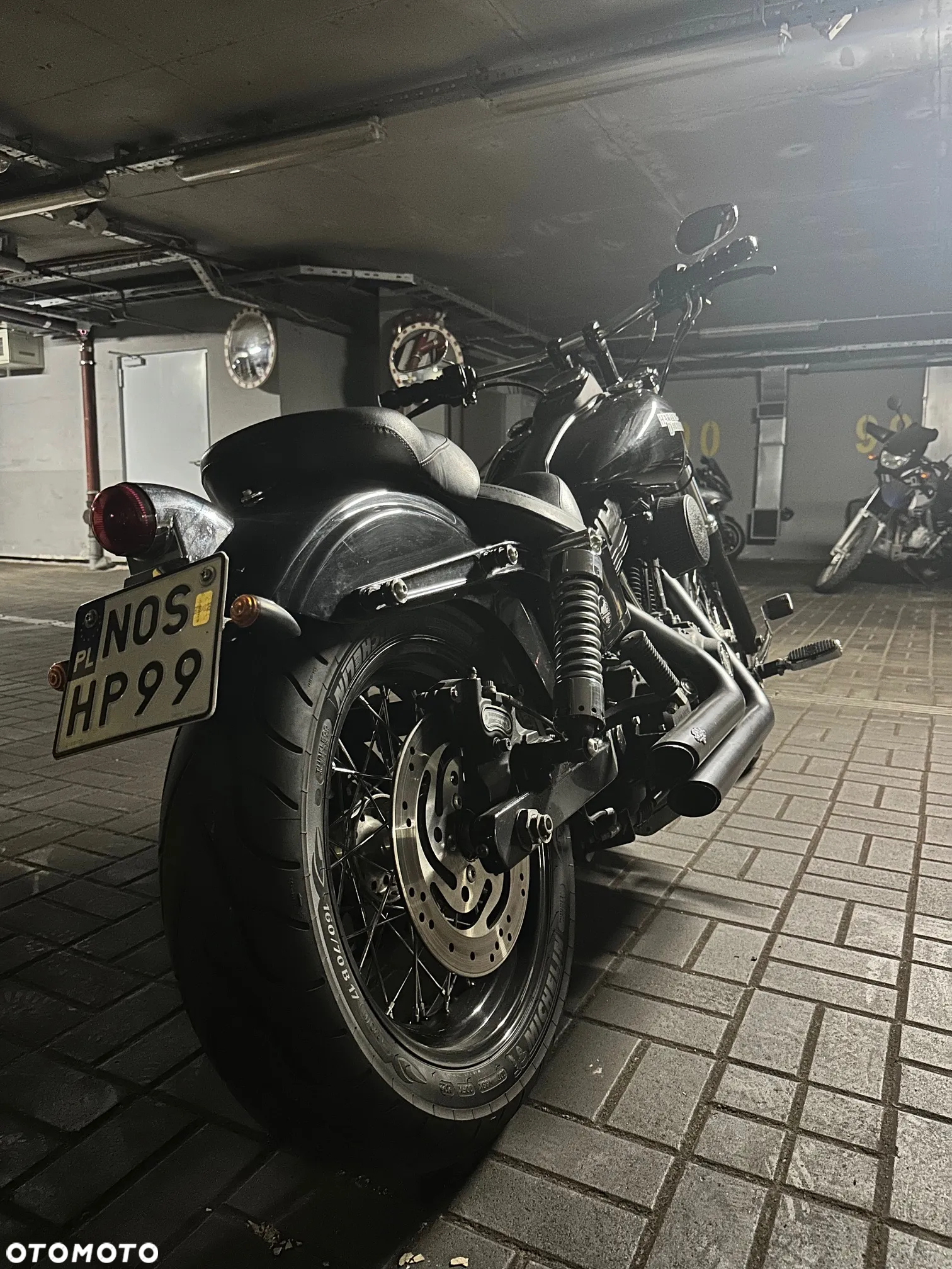 Harley-Davidson Dyna Street Bob - 12